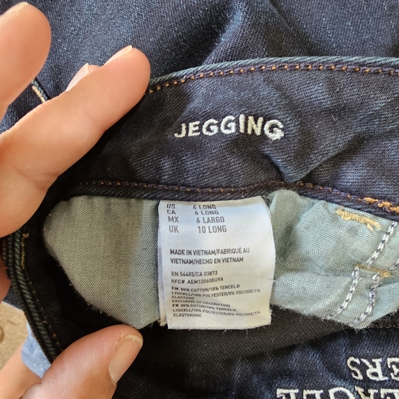 American Eagle Super Stretch Dark Wash Skinny Jegging Size 6 Long - Picture 8 of 9